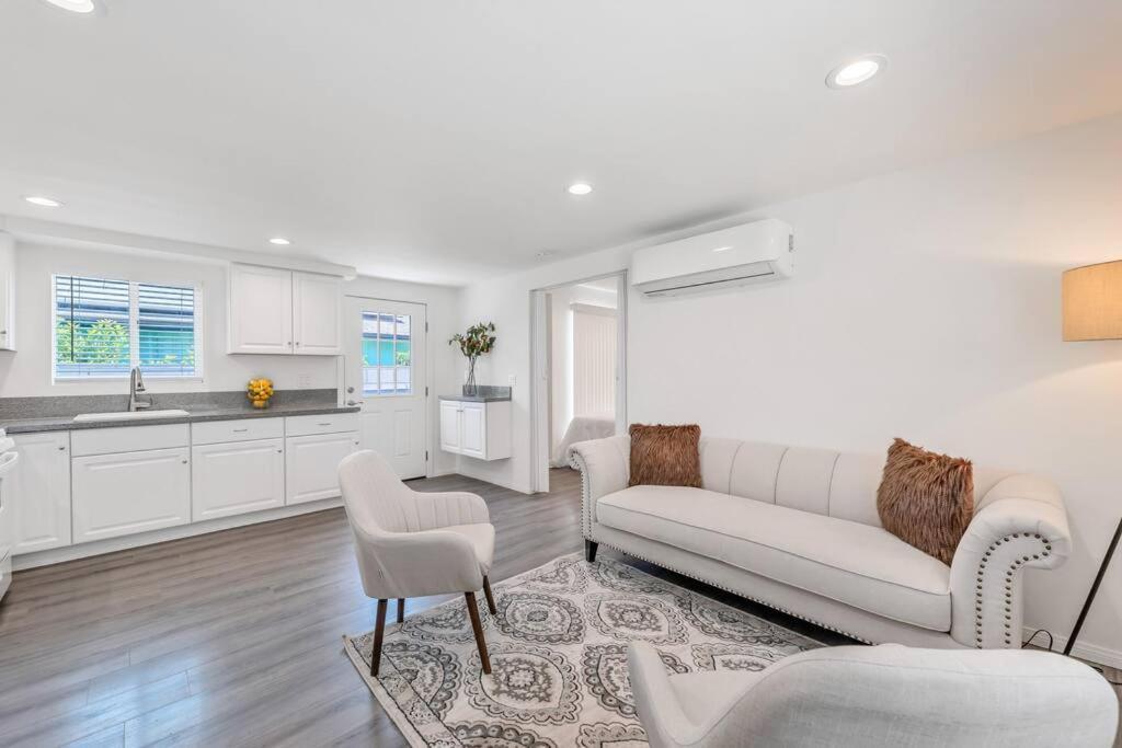 Modern 1-bedroom In A Prime La Location Appartement *